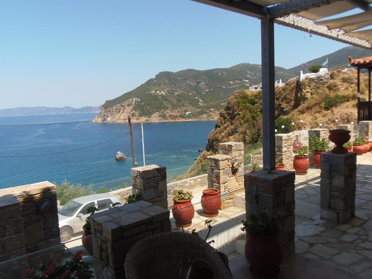 Studios Milos Skopelos-Where The Sea Meets The Sky Exterior photo